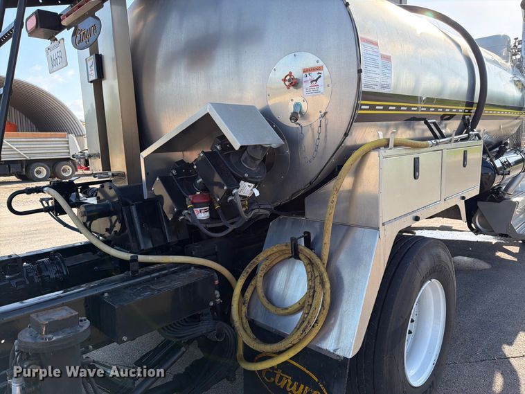 image for item FK3105 2020 Peterbilt 337 oil distributor truck