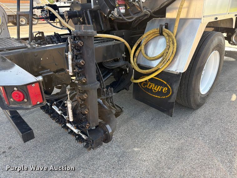 image for item FK3105 2020 Peterbilt 337 oil distributor truck