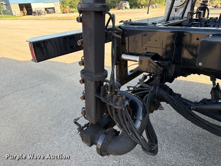 image for item FK3105 2020 Peterbilt 337 oil distributor truck