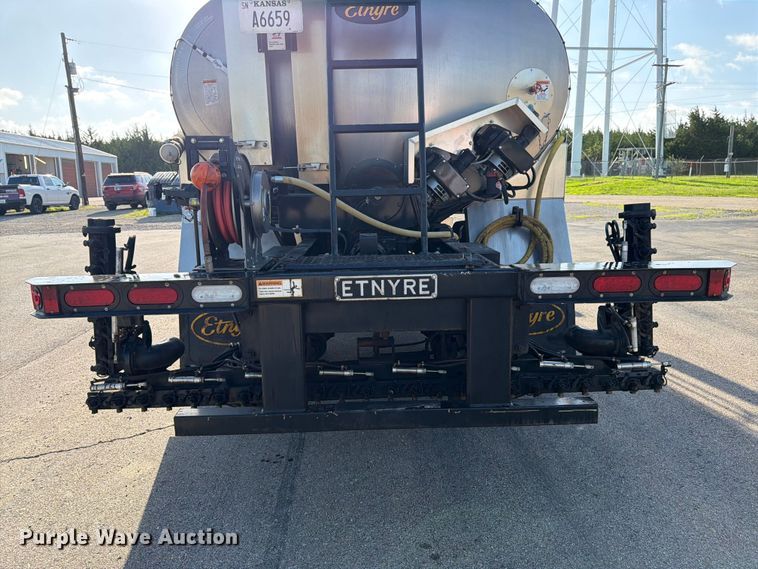 image for item FK3105 2020 Peterbilt 337 oil distributor truck
