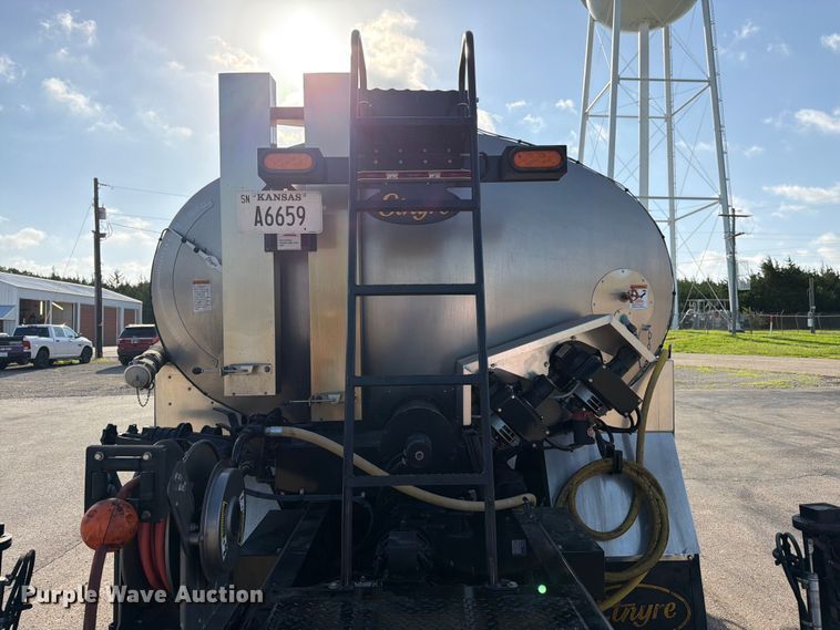 image for item FK3105 2020 Peterbilt 337 oil distributor truck