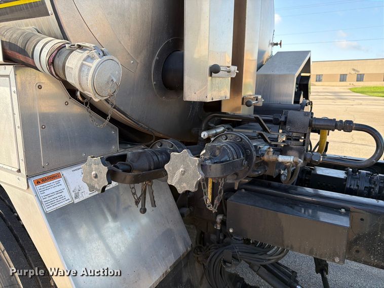 image for item FK3105 2020 Peterbilt 337 oil distributor truck