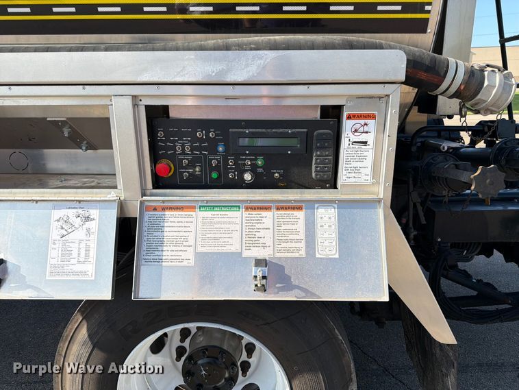 image for item FK3105 2020 Peterbilt 337 oil distributor truck