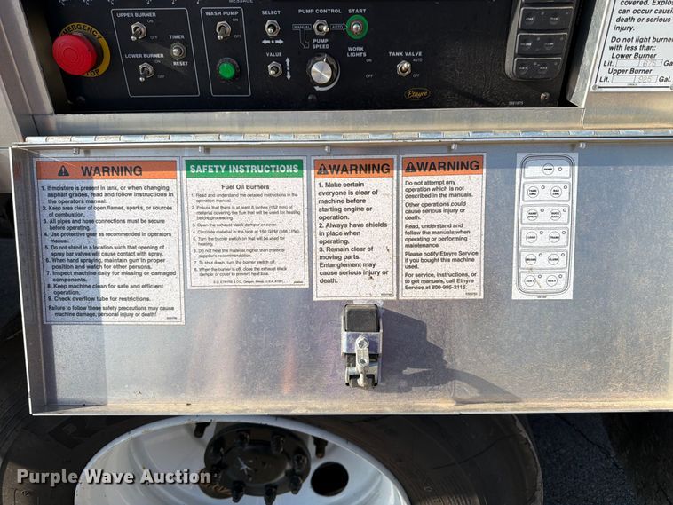image for item FK3105 2020 Peterbilt 337 oil distributor truck