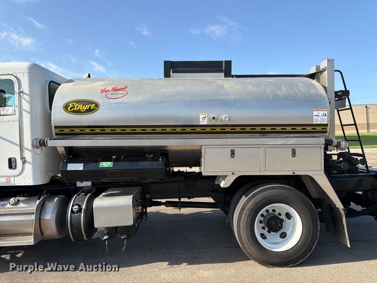 image for item FK3105 2020 Peterbilt 337 oil distributor truck