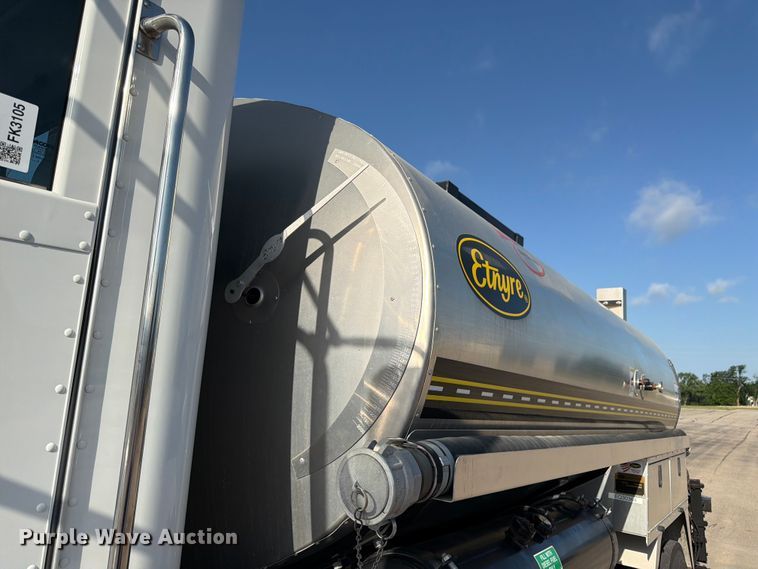 image for item FK3105 2020 Peterbilt 337 oil distributor truck