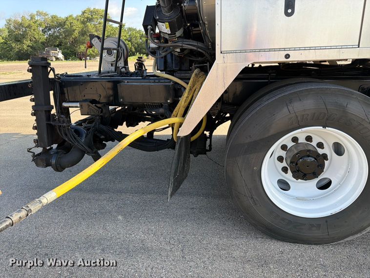image for item FK3105 2020 Peterbilt 337 oil distributor truck