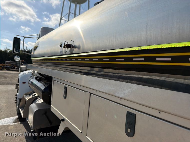image for item FK3105 2020 Peterbilt 337 oil distributor truck