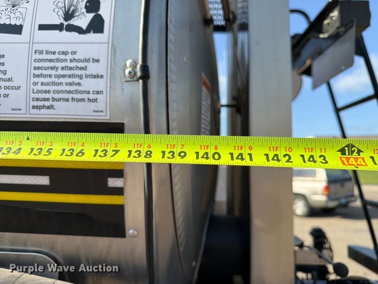 image for item FK3105 2020 Peterbilt 337 oil distributor truck