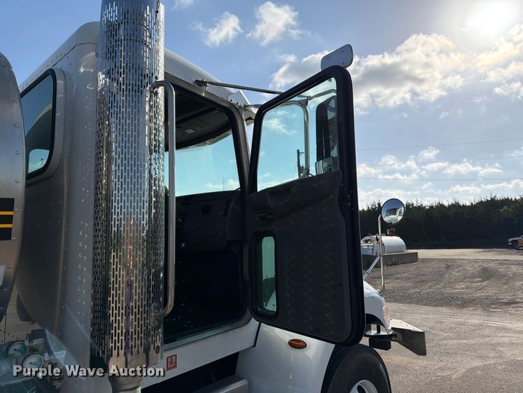 image for item FK3105 2020 Peterbilt 337 oil distributor truck