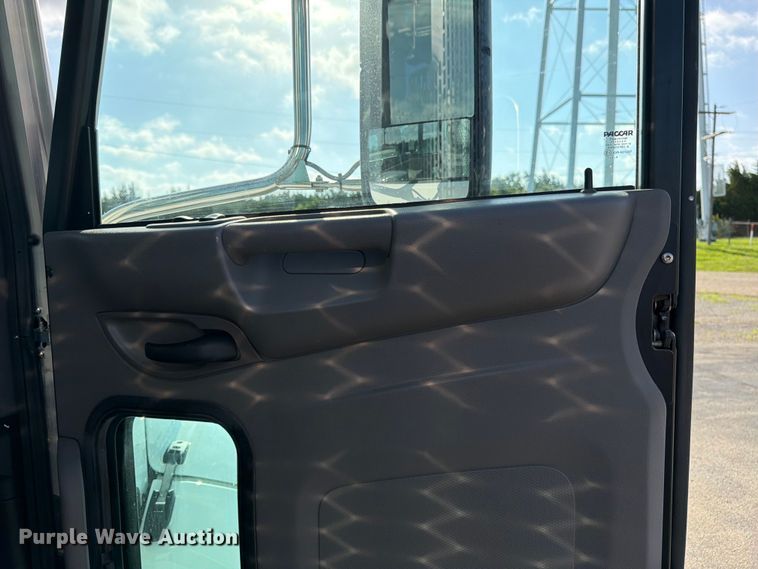 image for item FK3105 2020 Peterbilt 337 oil distributor truck