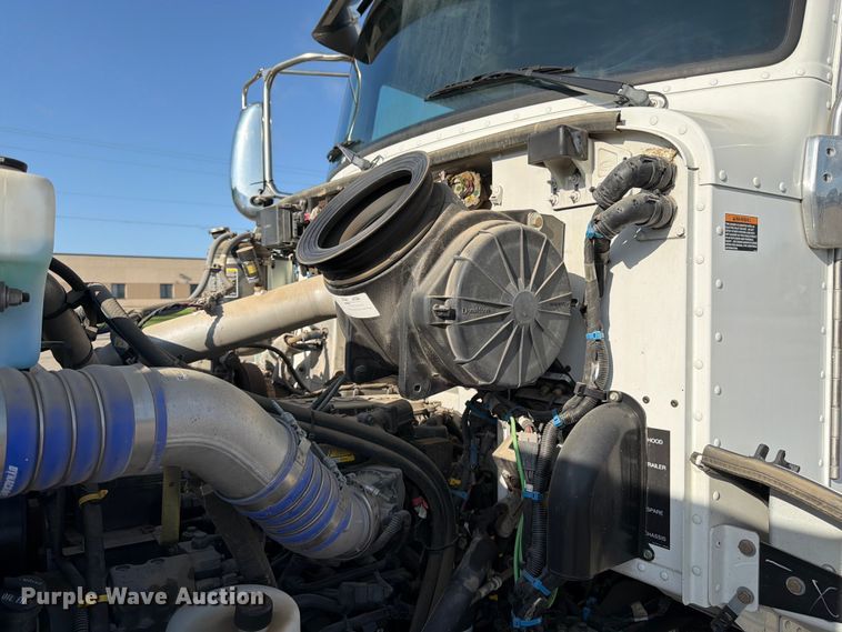 image for item FK3105 2020 Peterbilt 337 oil distributor truck