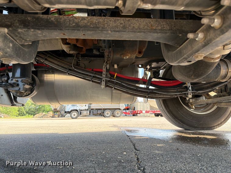 image for item FK3105 2020 Peterbilt 337 oil distributor truck