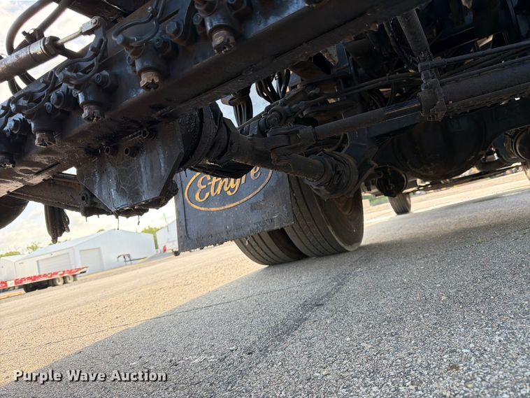 image for item FK3105 2020 Peterbilt 337 oil distributor truck