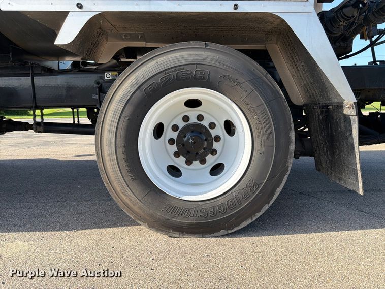 image for item FK3105 2020 Peterbilt 337 oil distributor truck