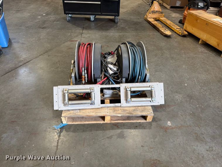image for item FK3121 (2) hydraulic hose reels