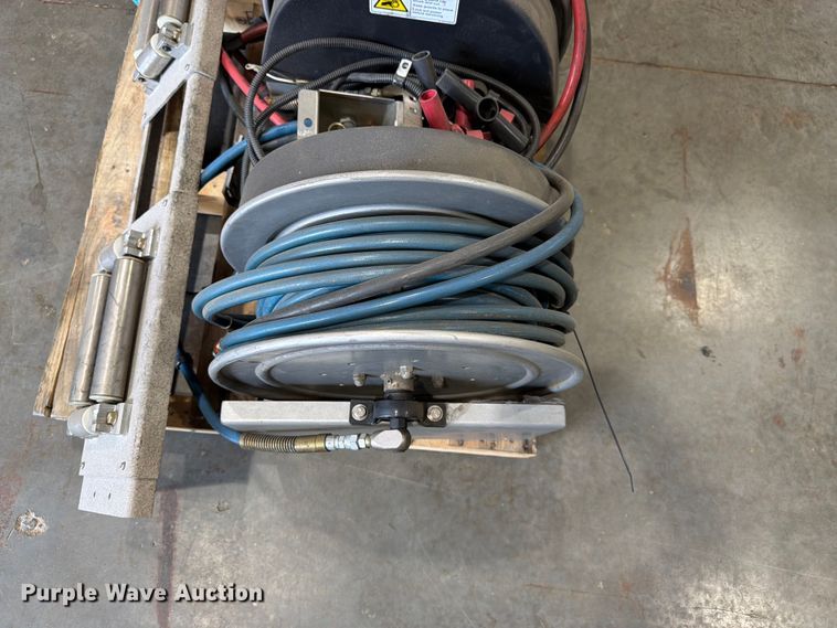 image for item FK3121 (2) hydraulic hose reels