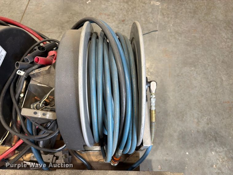 image for item FK3121 (2) hydraulic hose reels