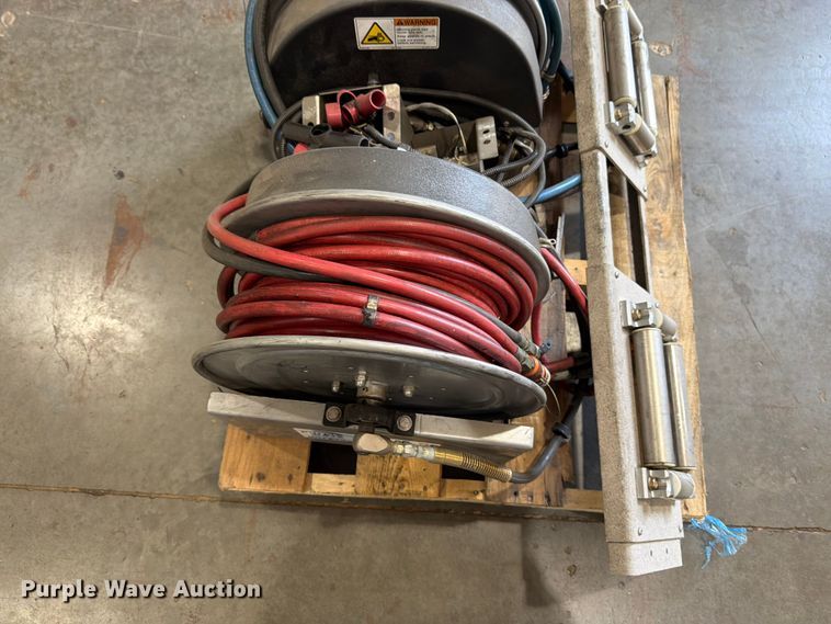 image for item FK3121 (2) hydraulic hose reels