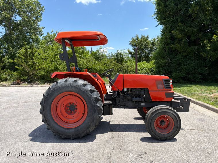image for item FK3124 Kubota M6800 tractor