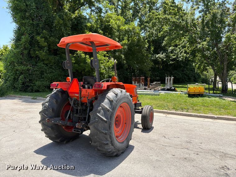 image for item FK3124 Kubota M6800 tractor