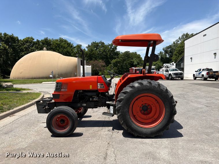 image for item FK3124 Kubota M6800 tractor