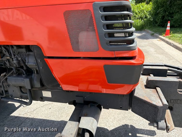 image for item FK3124 Kubota M6800 tractor
