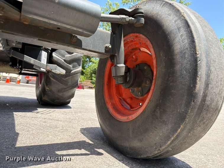 image for item FK3124 Kubota M6800 tractor