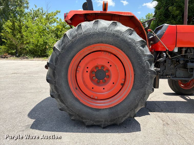 image for item FK3124 Kubota M6800 tractor