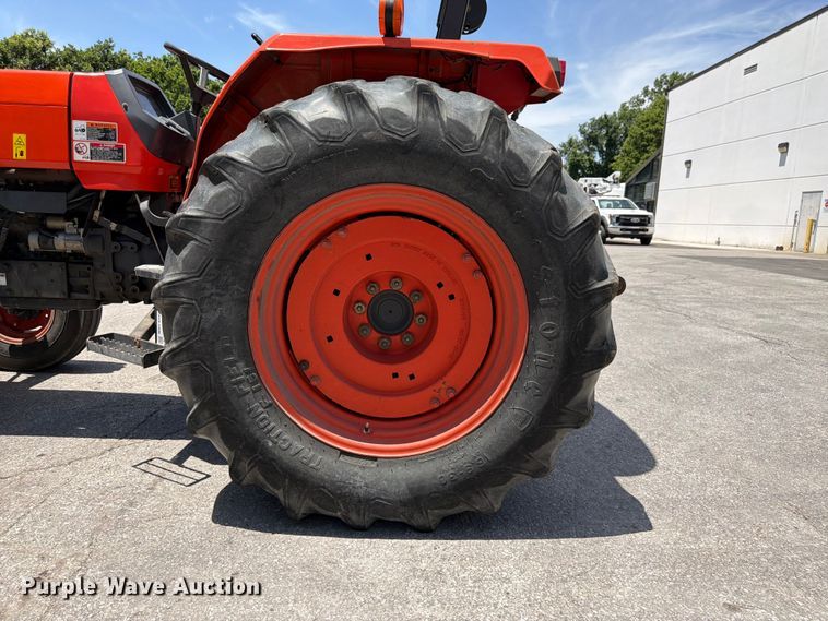 image for item FK3124 Kubota M6800 tractor