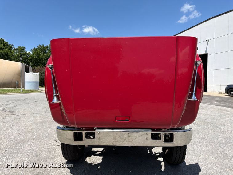 image for item FK3125 1999 International 4900 rescue vehicle