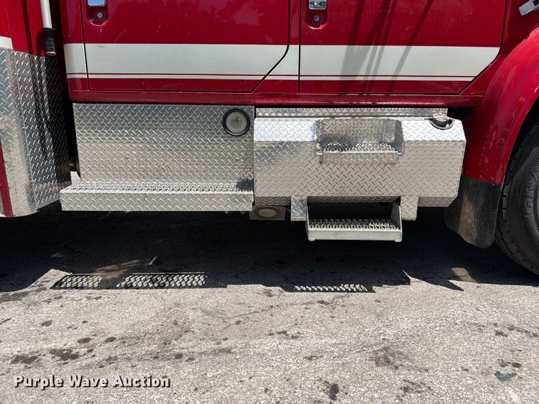 image for item FK3125 1999 International 4900 rescue vehicle