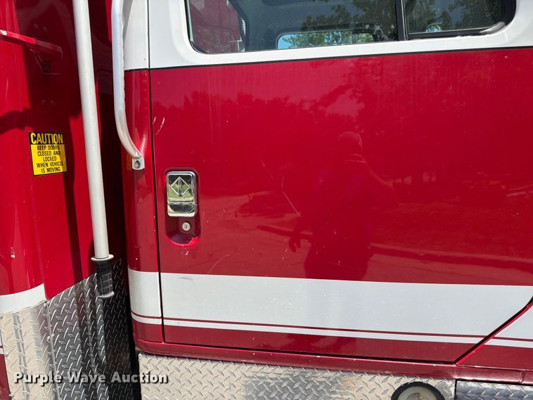 image for item FK3125 1999 International 4900 rescue vehicle