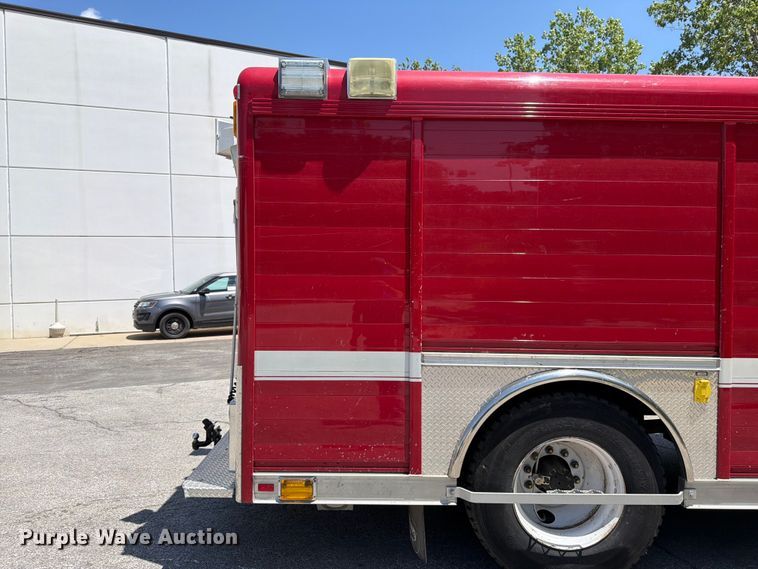 image for item FK3125 1999 International 4900 rescue vehicle