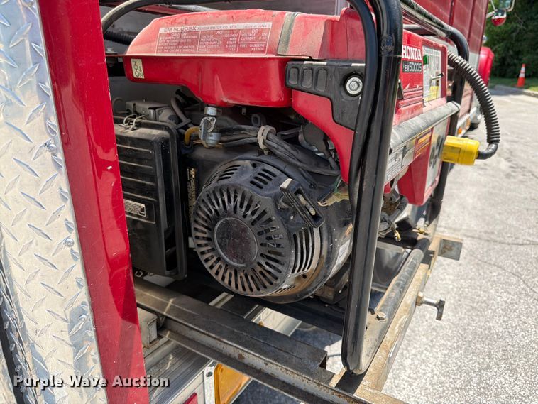 image for item FK3125 1999 International 4900 rescue vehicle