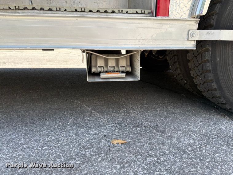 image for item FK3125 1999 International 4900 rescue vehicle