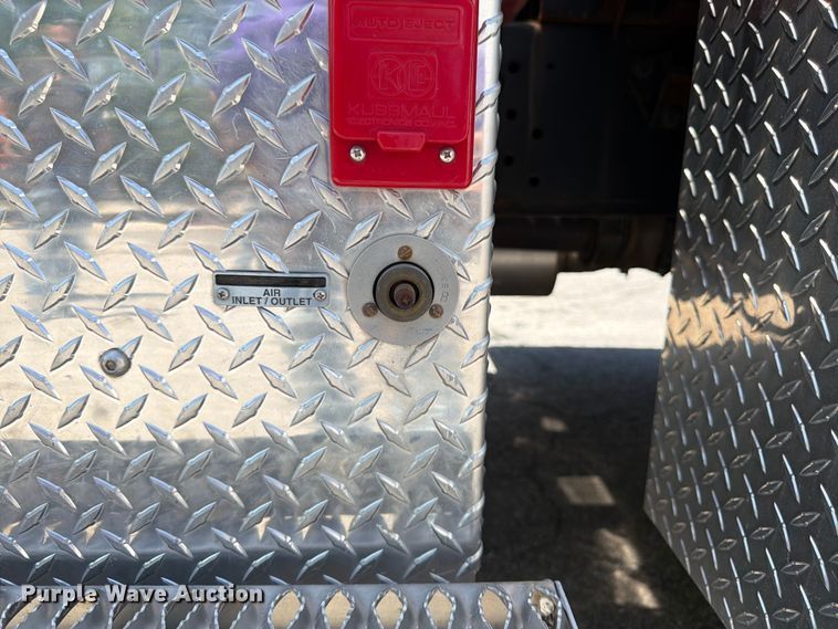 image for item FK3125 1999 International 4900 rescue vehicle