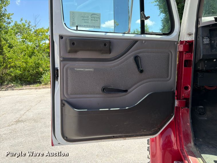image for item FK3125 1999 International 4900 rescue vehicle