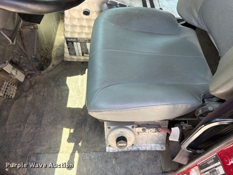 image for item FK3125 1999 International 4900 rescue vehicle