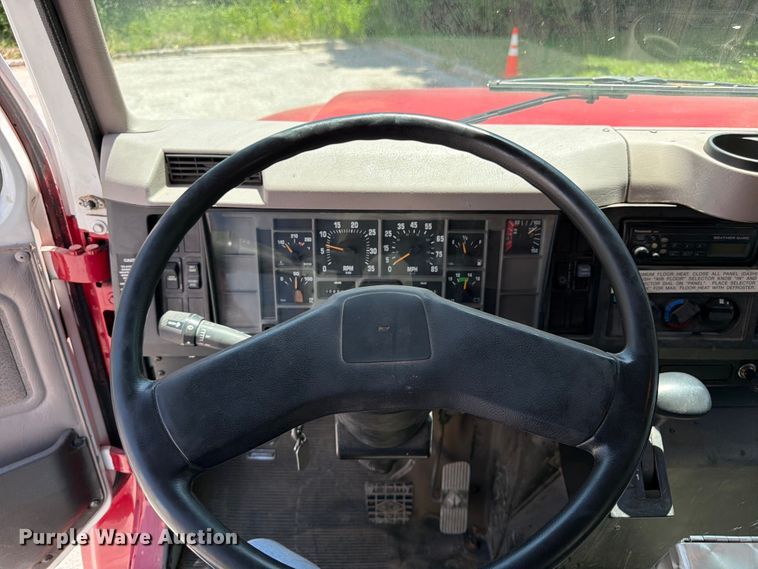 image for item FK3125 1999 International 4900 rescue vehicle