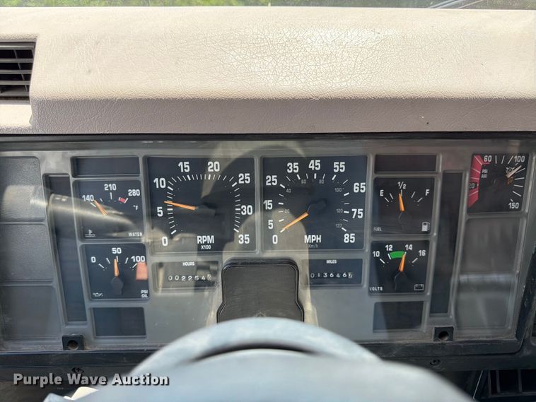 image for item FK3125 1999 International 4900 rescue vehicle