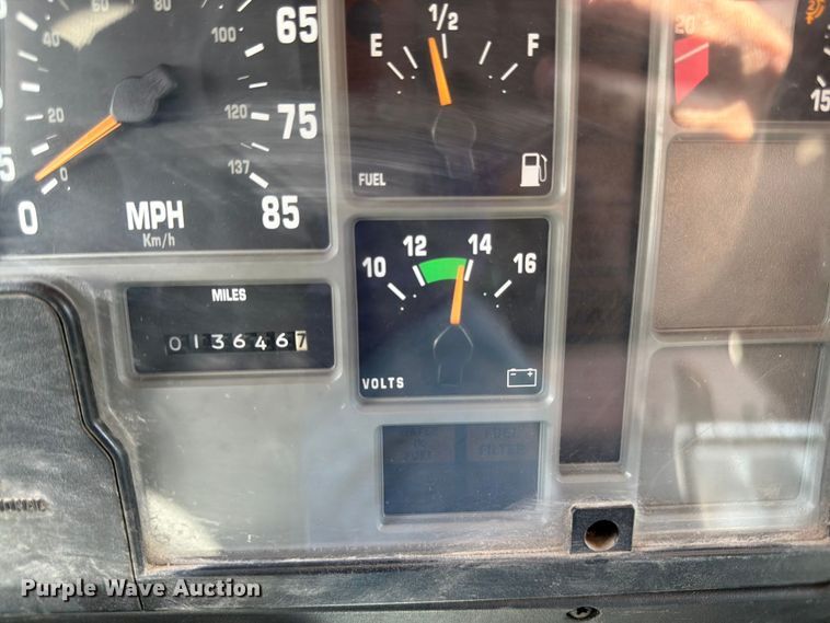 image for item FK3125 1999 International 4900 rescue vehicle