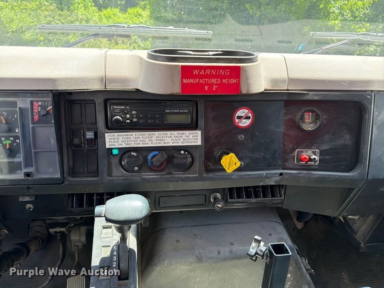 image for item FK3125 1999 International 4900 rescue vehicle