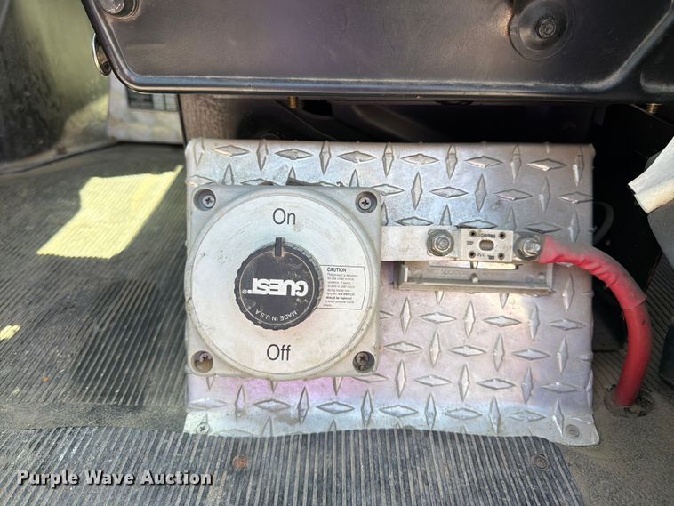 image for item FK3125 1999 International 4900 rescue vehicle