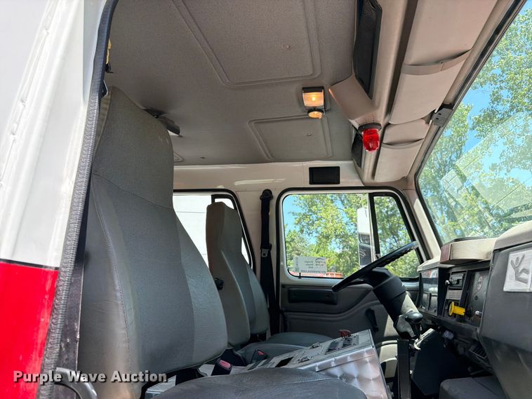 image for item FK3125 1999 International 4900 rescue vehicle