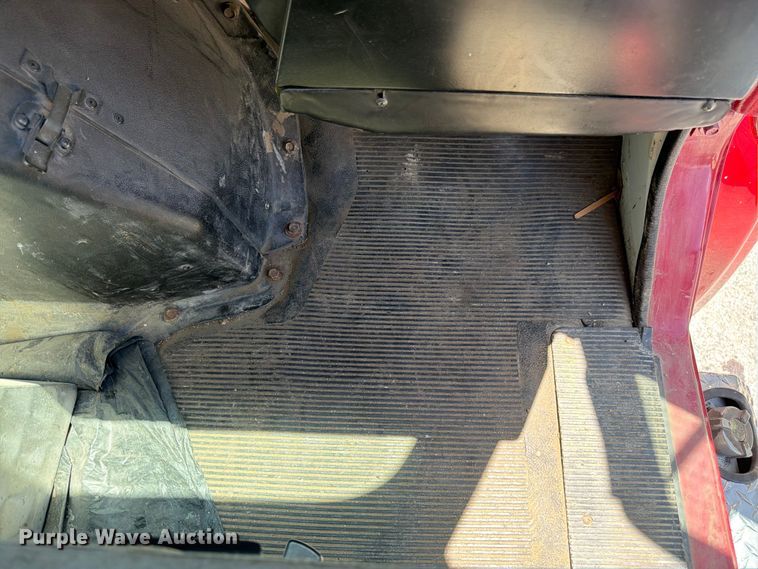 image for item FK3125 1999 International 4900 rescue vehicle