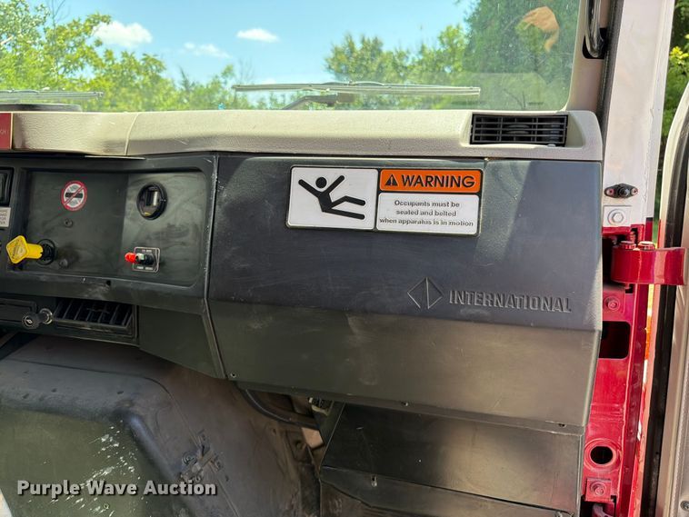 image for item FK3125 1999 International 4900 rescue vehicle