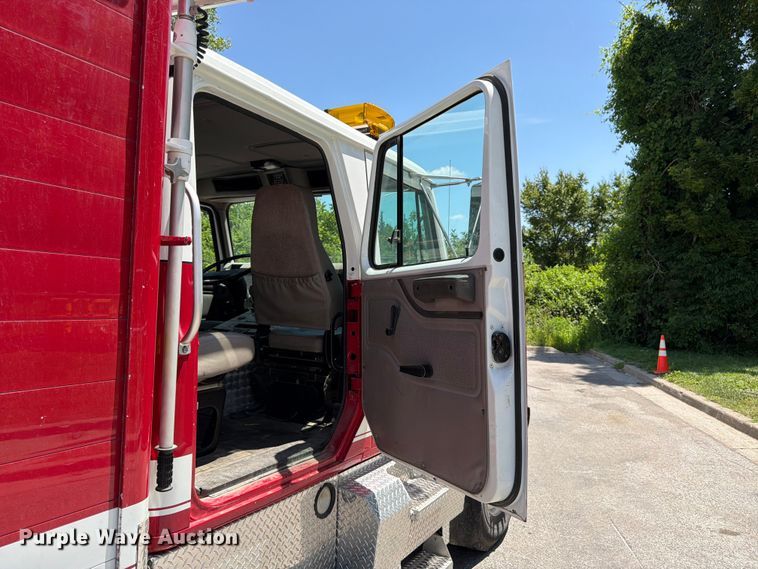 image for item FK3125 1999 International 4900 rescue vehicle