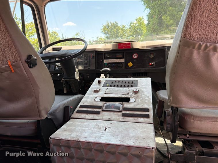 image for item FK3125 1999 International 4900 rescue vehicle