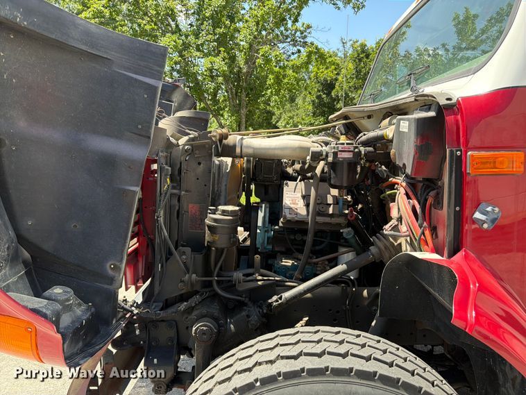 image for item FK3125 1999 International 4900 rescue vehicle
